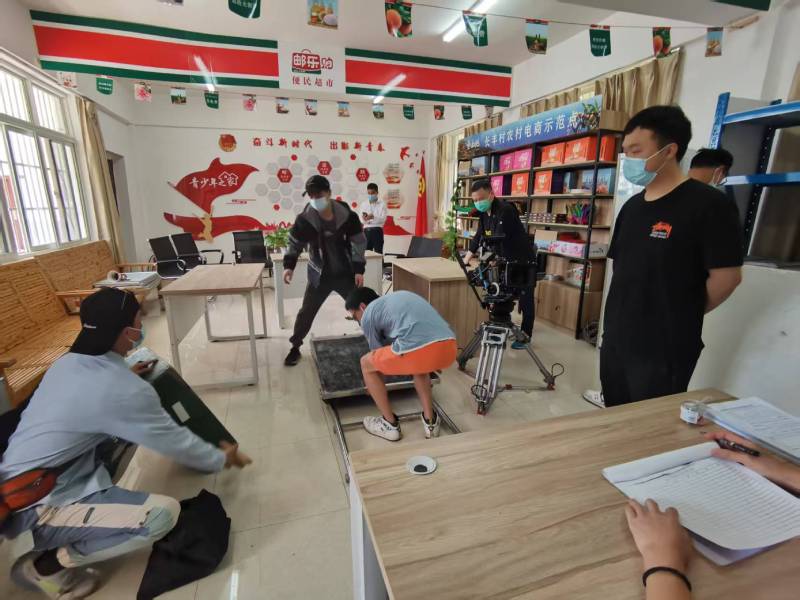 追星女孩心理学分析报告：比如县广告片拍摄公司揭秘饭圈应援式传播逻辑